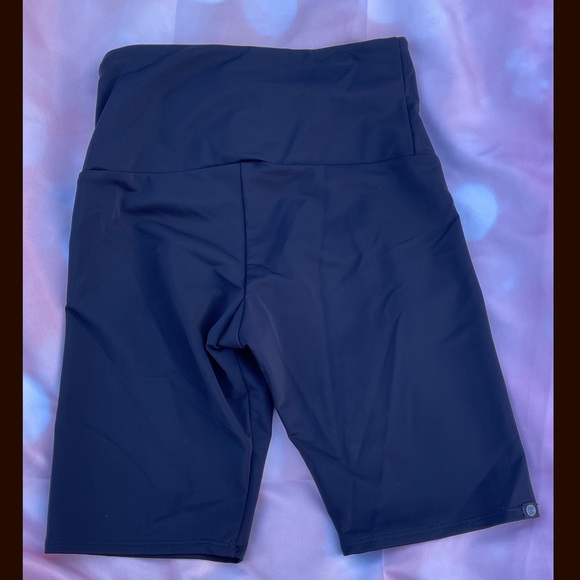 Onzie High Rise Biker Short - Black - Picture 9 of 10